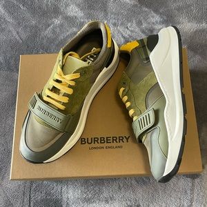 Burberry Ramsey Sneakers in military green and yellow Men’s Burberry sneakers